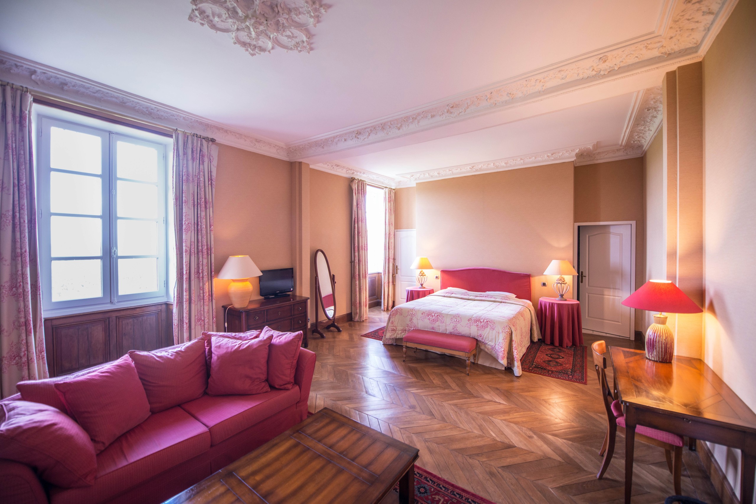 Classic Bedroom - Chateau d'Arche